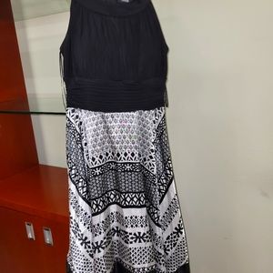 Melrose Sleeveless Abstract Midi A-Line Dress. Size 14. Black and white.